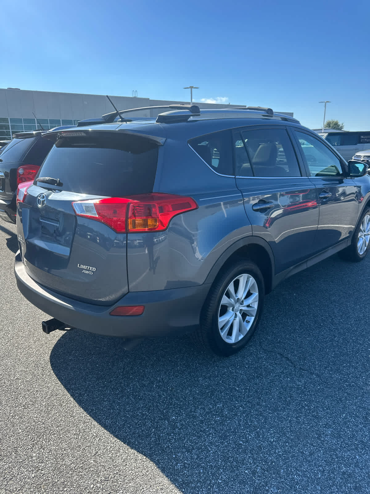 2014 Toyota RAV4 Limited photo 4