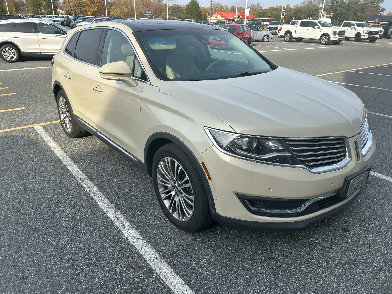 2016 Lincoln MKX Reserve photo 3