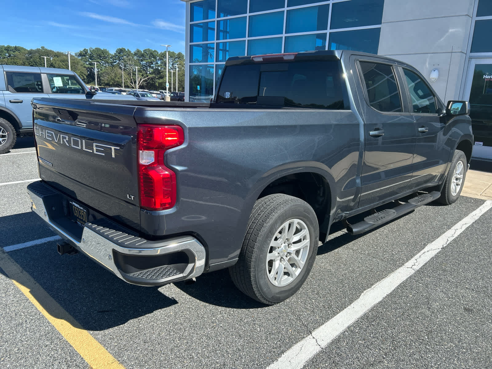 2020 Chevrolet Silverado 1500 LT photo 4