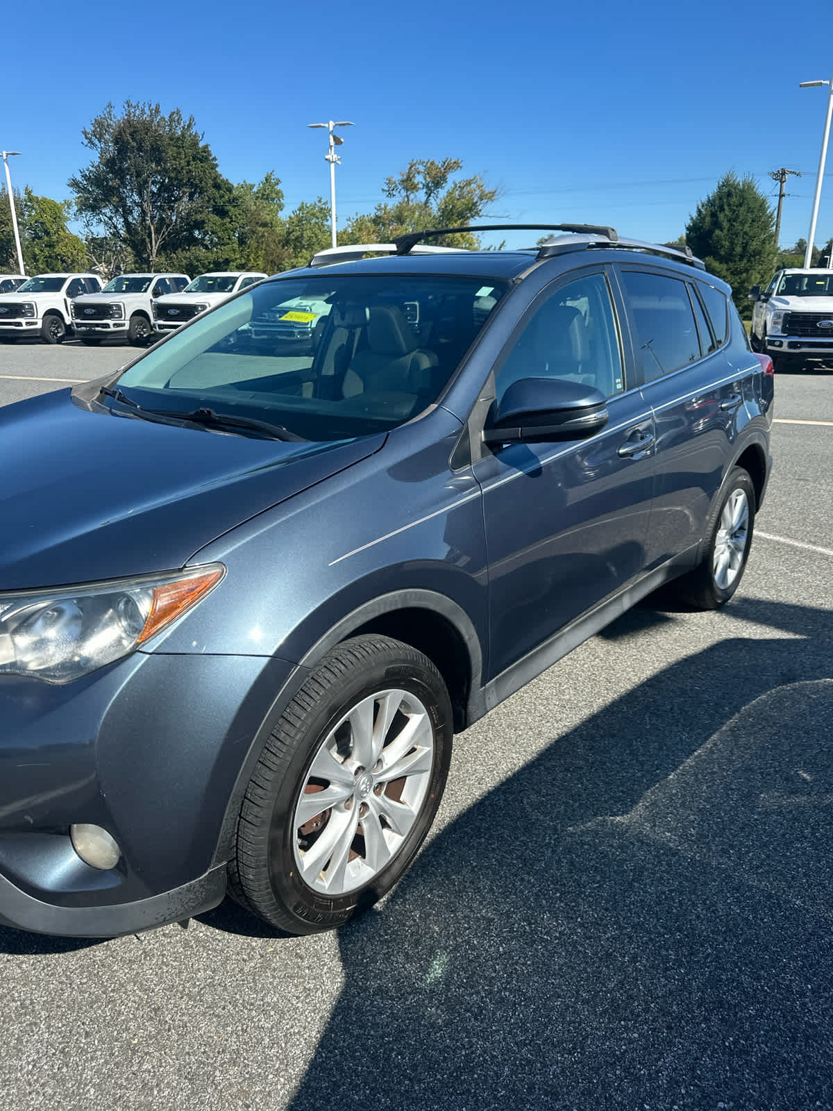 2014 Toyota RAV4 Limited photo 2