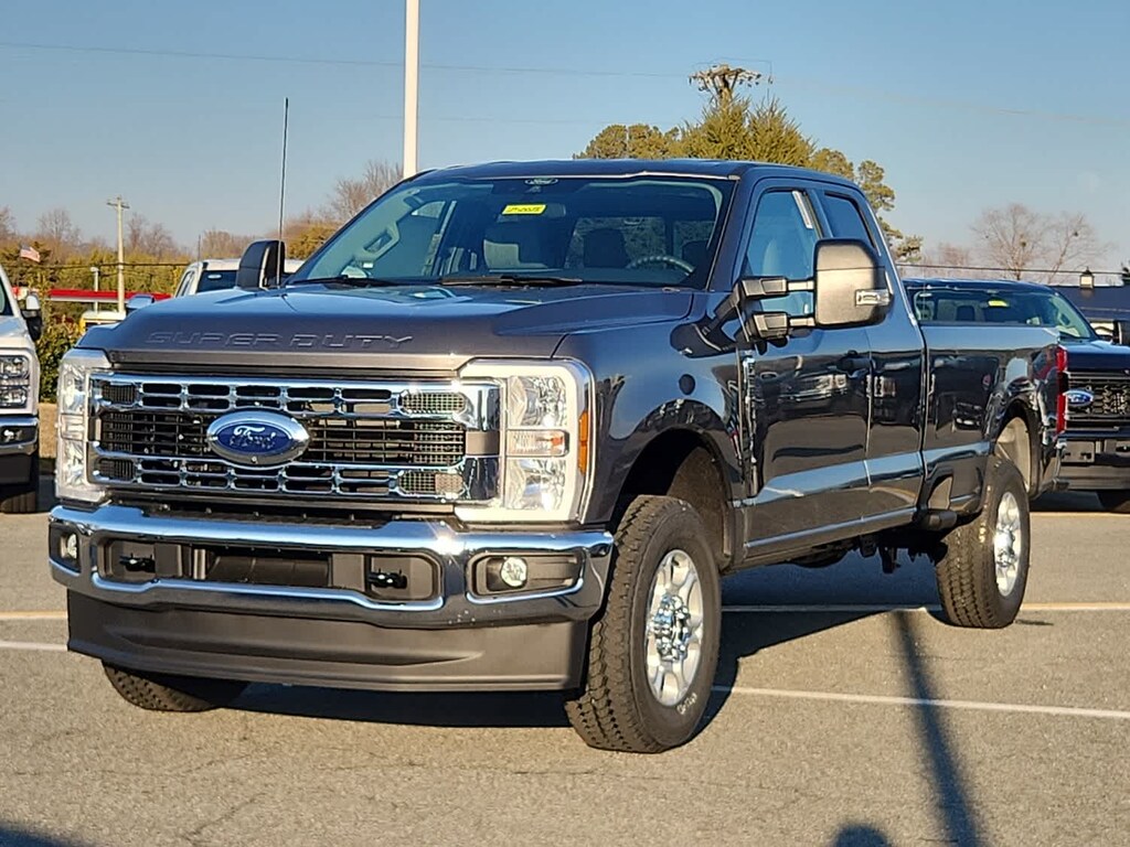 New 2025 Ford Super Duty F-250 SRW XLT 4WD Supercab 8 Box 4WD SuperCab 8 Box