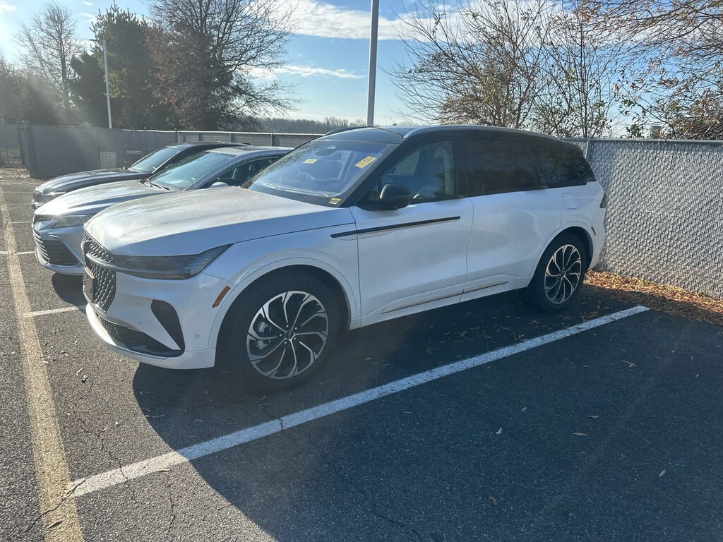Certified 2024 Lincoln Nautilus Reserve SUV