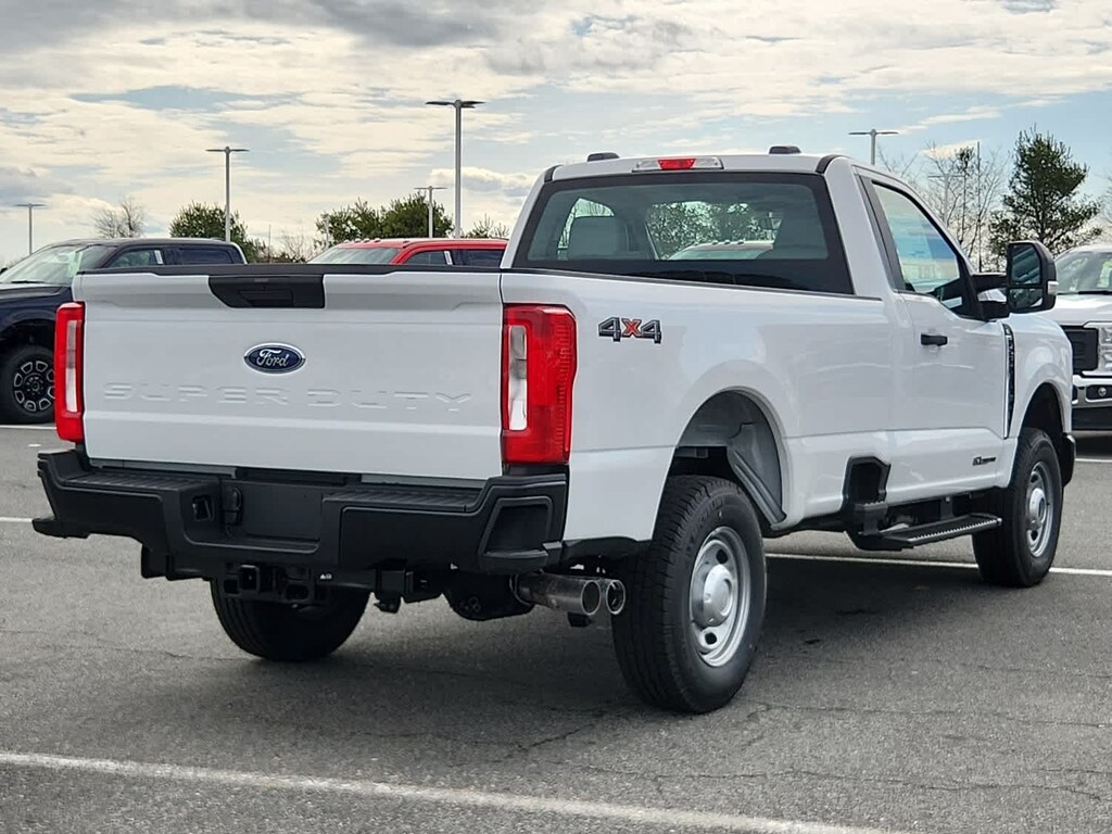 New 2025 Ford Super Duty F-250 SRW XL 4WD Reg Cab 8 Box 4WD Reg Cab 8 Box