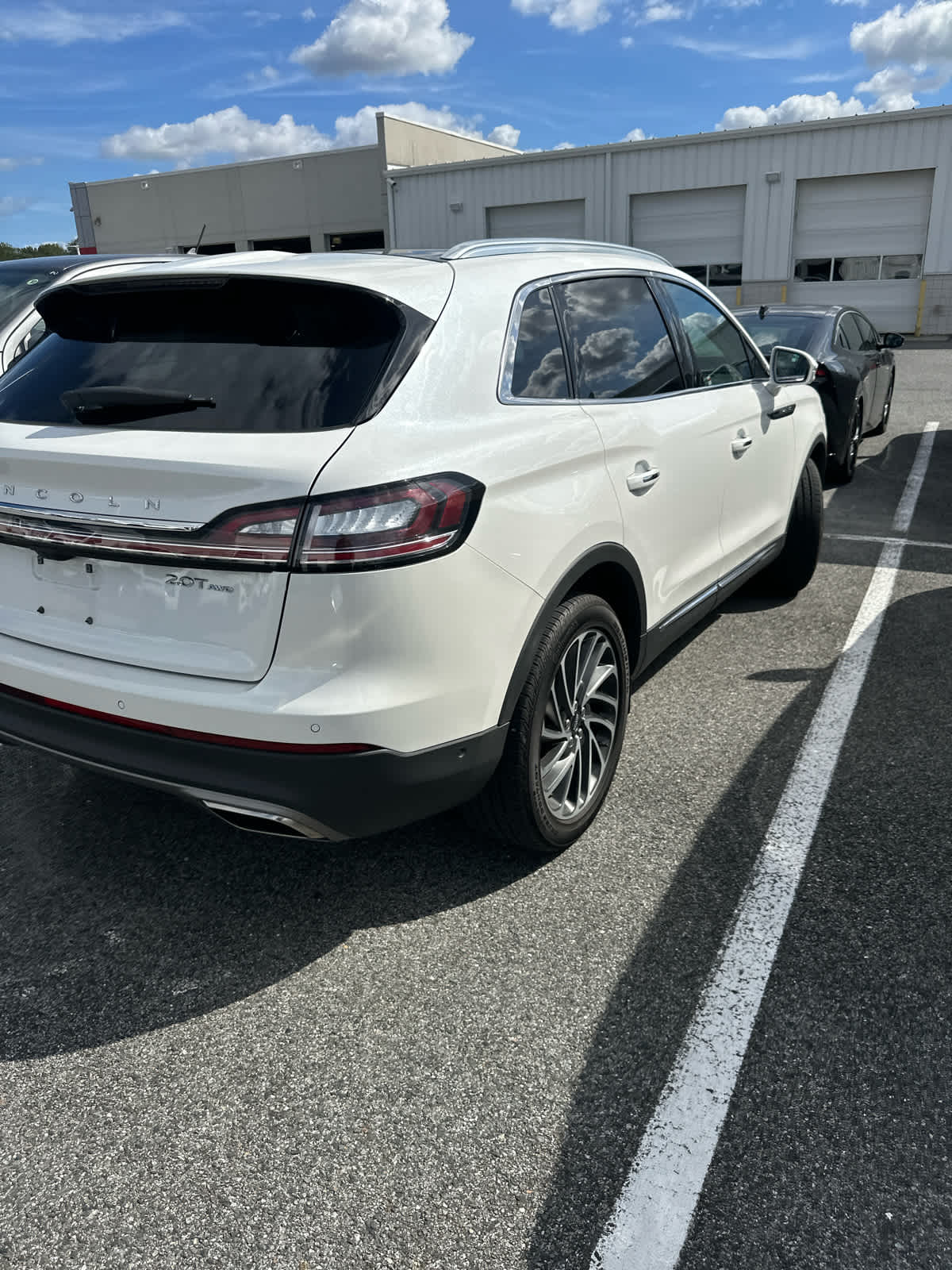 2020 Lincoln Nautilus Reserve photo 4