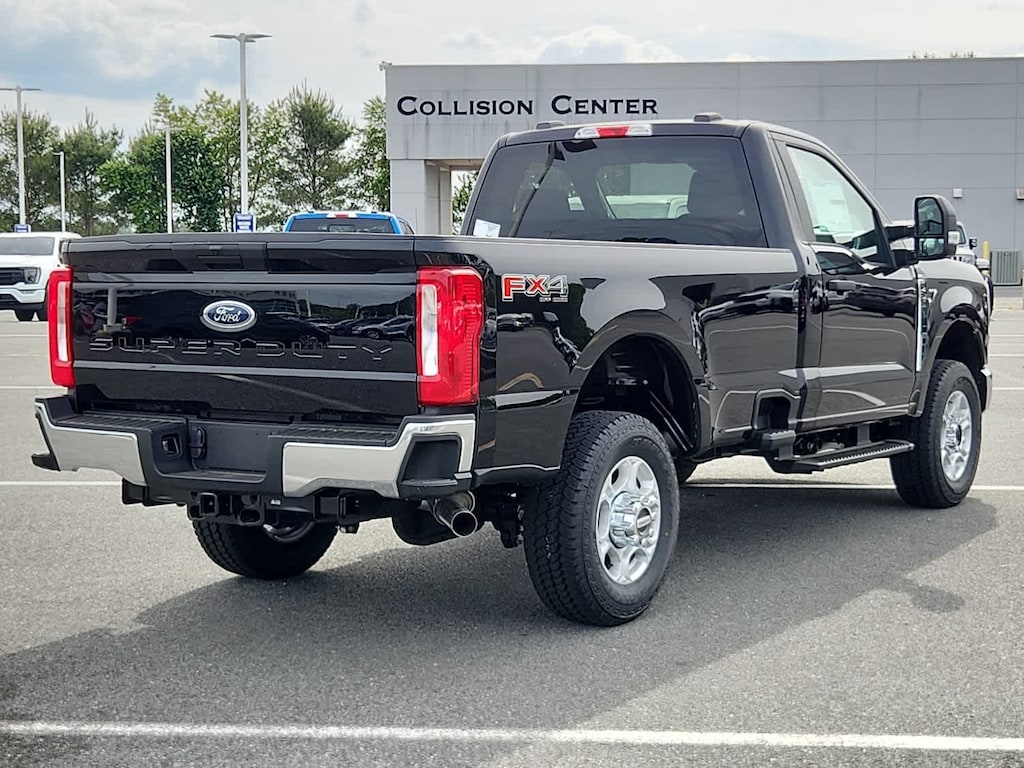 New 2025 Ford Super Duty F-350 SRW XLT 4WD Reg Cab 8 Box 4WD Reg Cab 8 Box