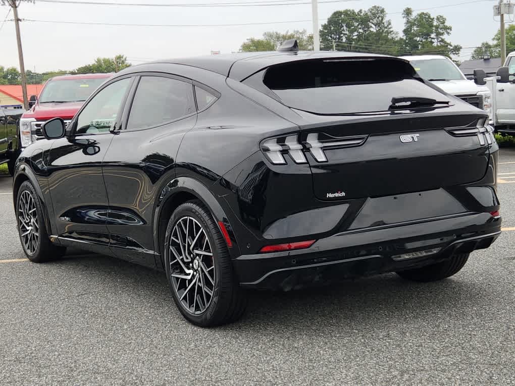 2022 Ford Mustang Mach-E GT photo 2
