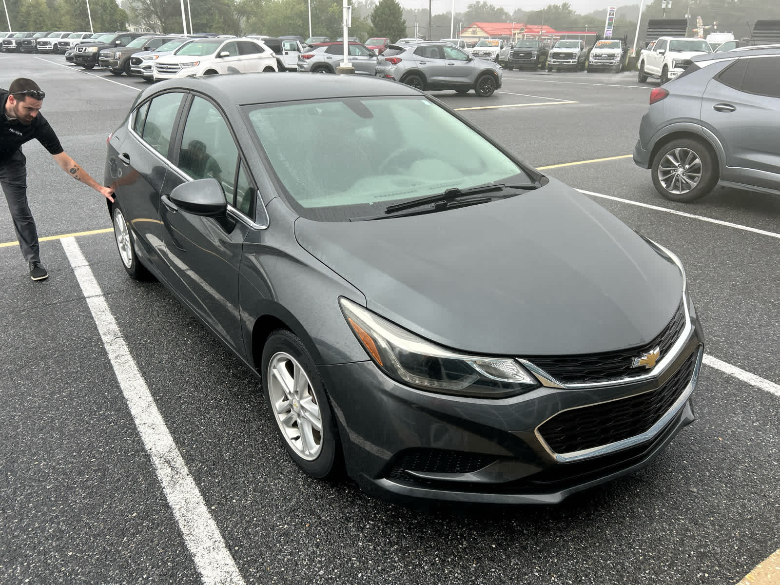 2017 Chevrolet Cruze LT photo 3