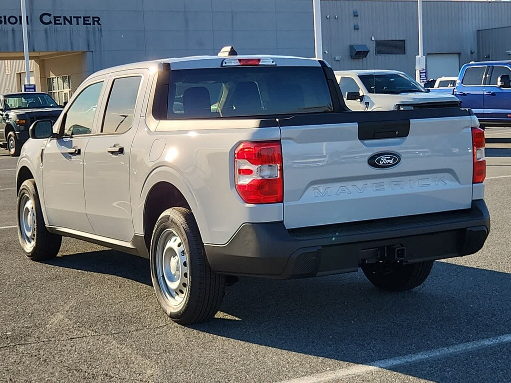 New 2025 Ford Maverick XL FWD Supercrew FWD SuperCrew