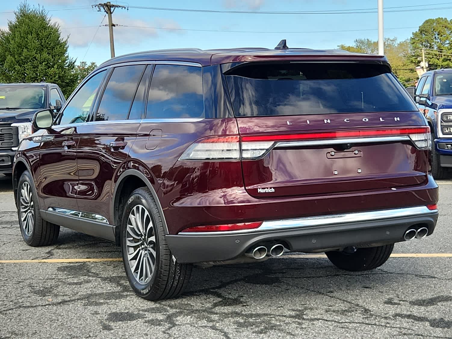 2022 Lincoln Aviator Standard photo 4