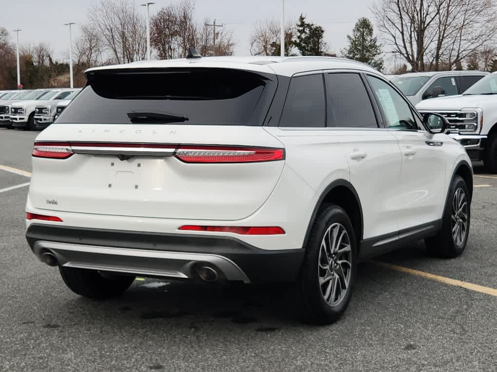 2020 Lincoln Corsair Standard photo 3