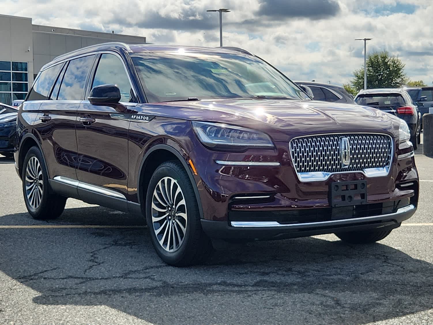 2022 Lincoln Aviator Standard photo 2