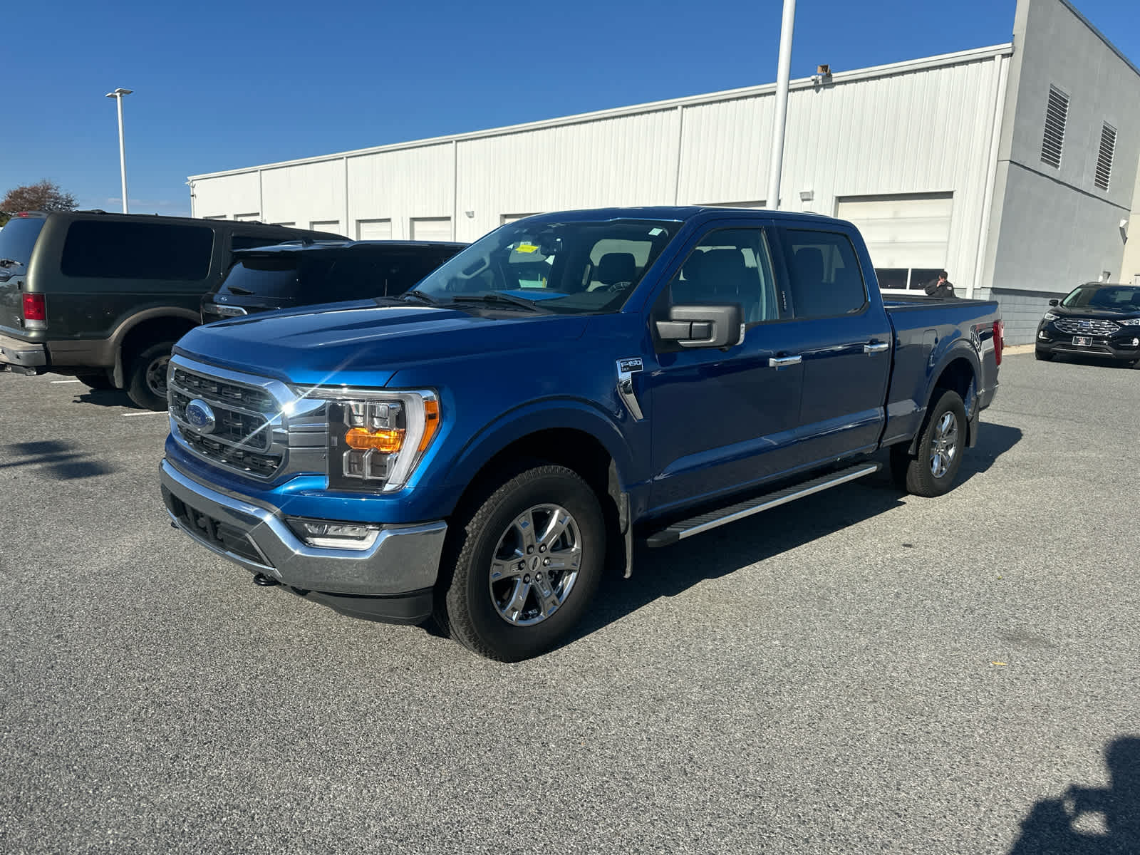 2023 Ford F-150 XLT photo 2