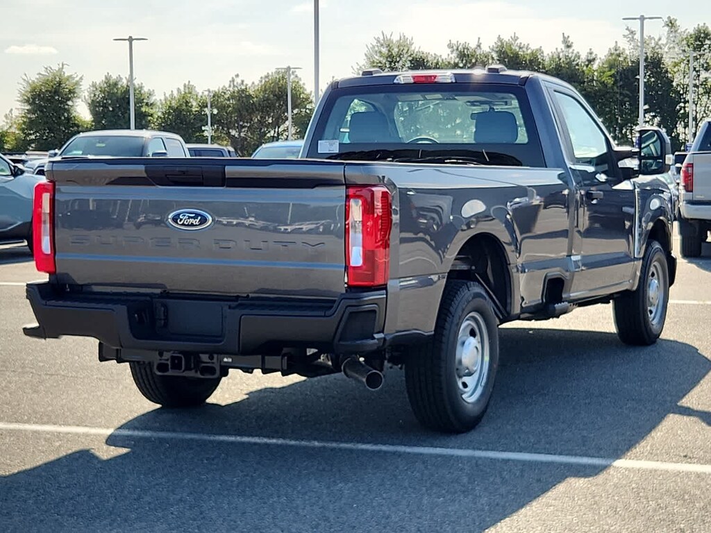 New 2026 Ford Super Duty F-250 SRW XL 2WD Reg Cab 8 Box 2WD Reg Cab 8 Box