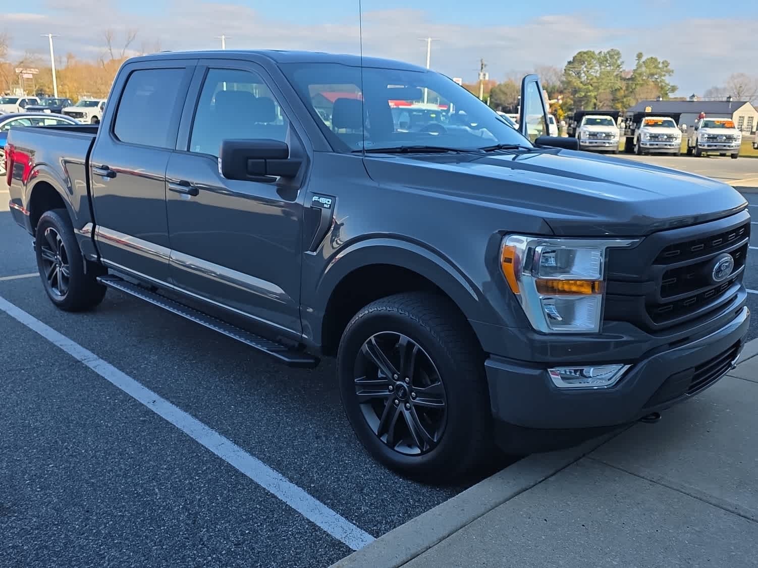 2021 Ford F-150 XLT photo 2