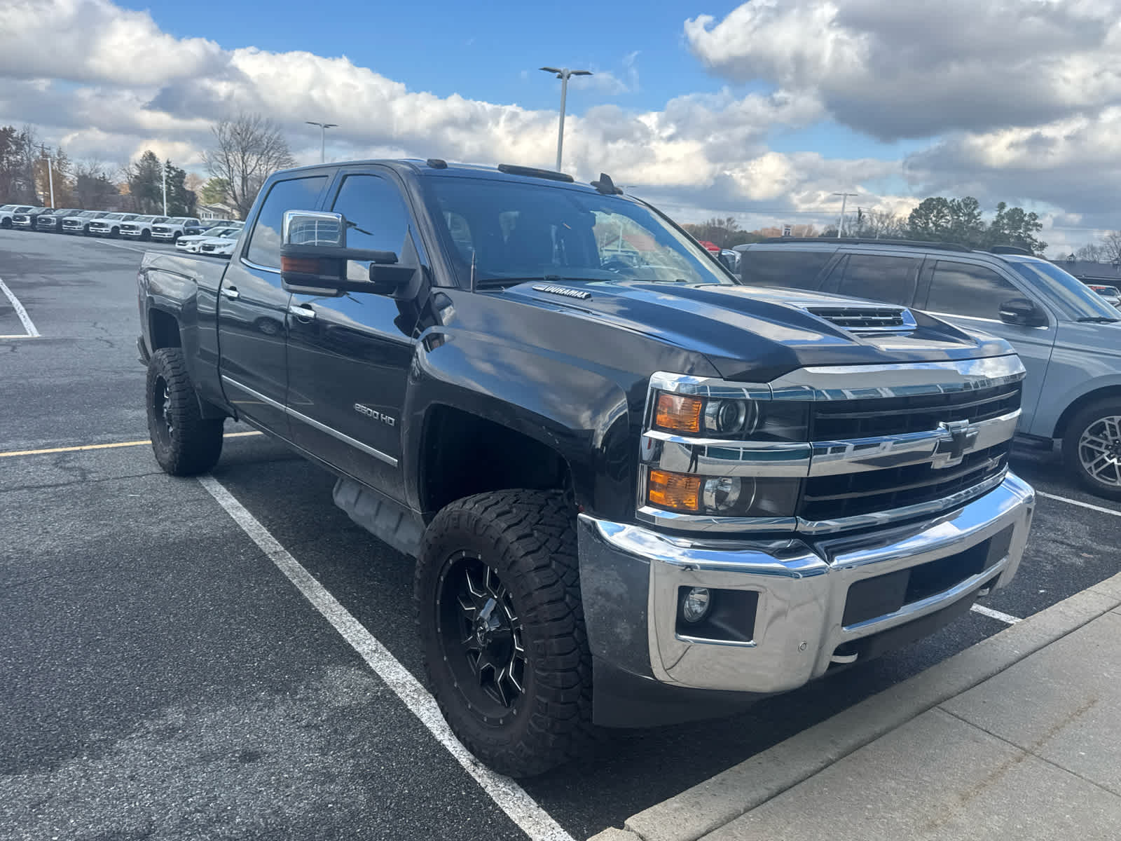 2019 Chevrolet Silverado 2500HD LTZ photo 2