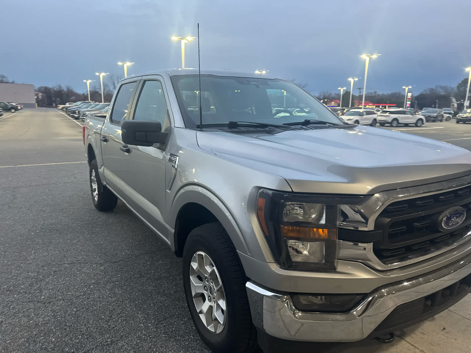2023 Ford F-150 XLT photo 2