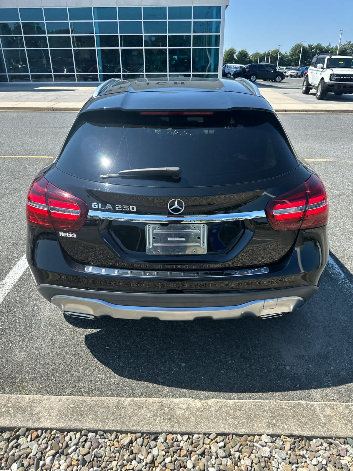 2020 Mercedes Benz GLA 250 photo 3