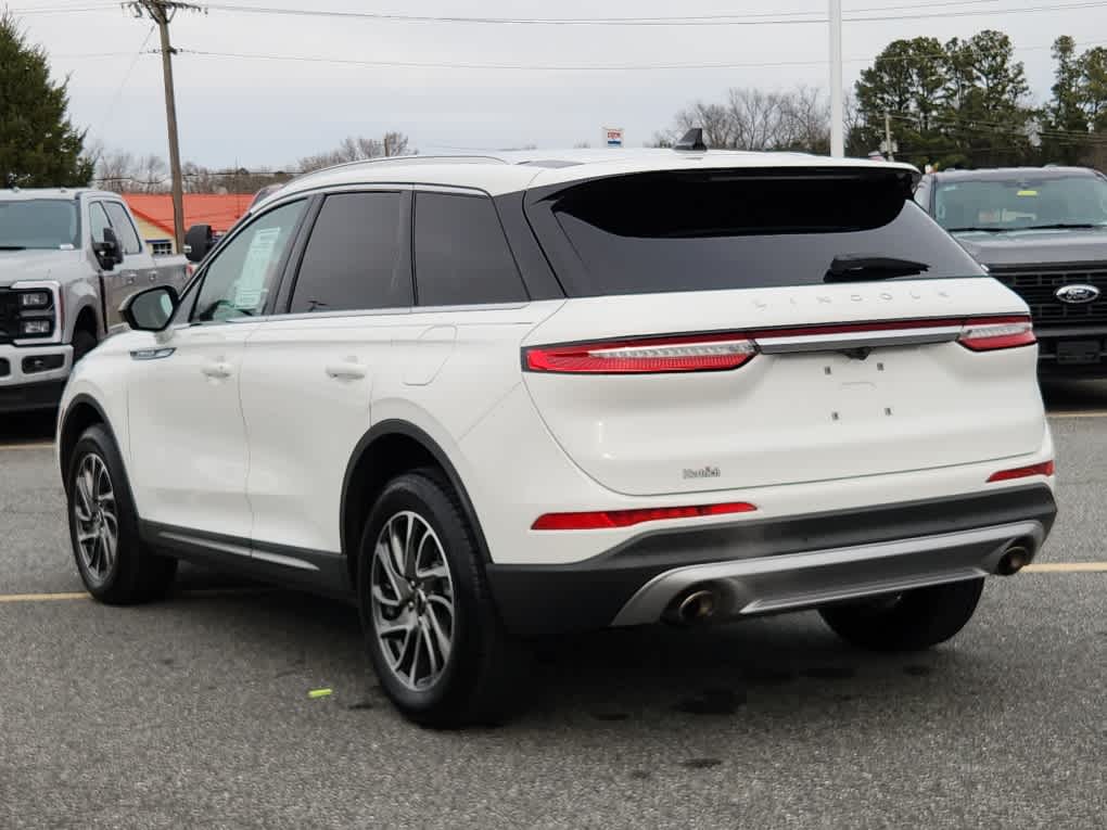 2020 Lincoln Corsair Standard photo 4