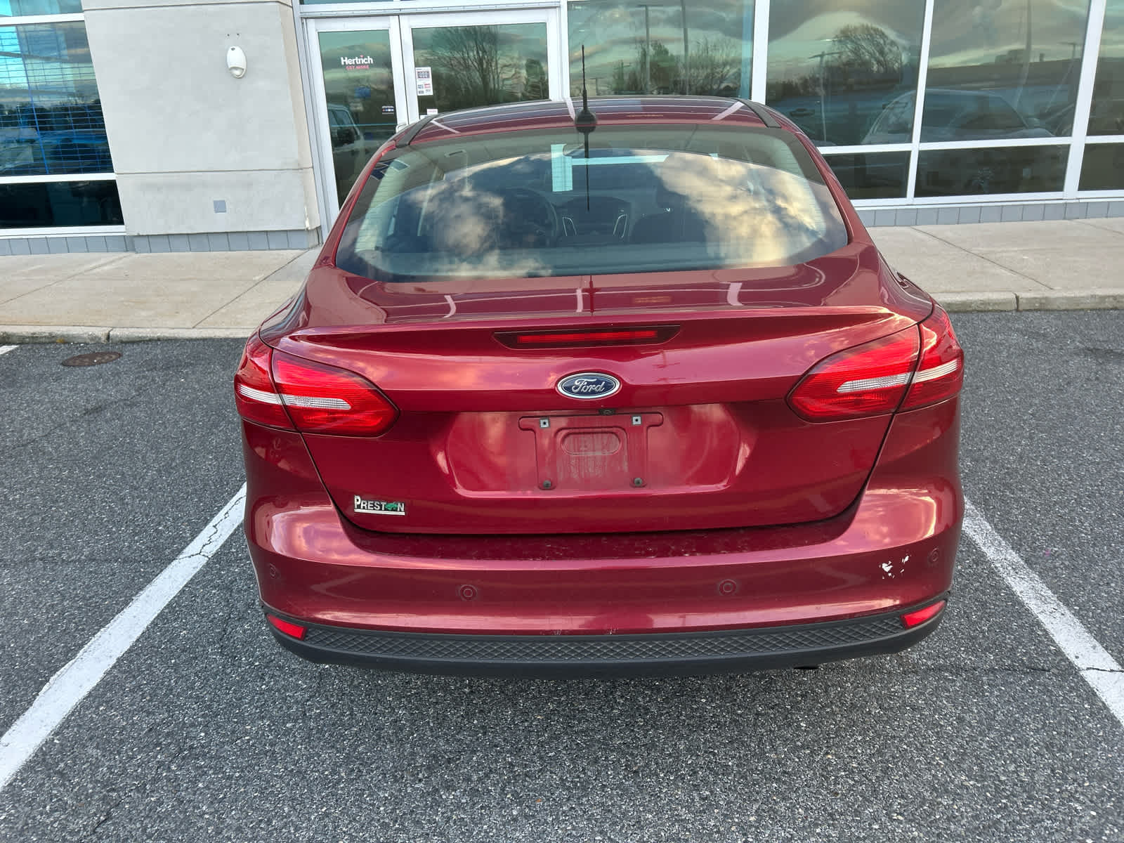 2017 Ford Focus SEL photo 4