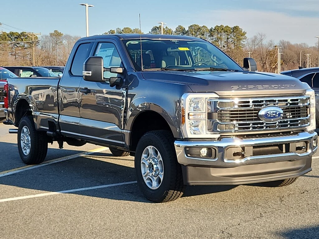 New 2025 Ford Super Duty F-250 SRW XLT 4WD Supercab 8 Box 4WD SuperCab 8 Box