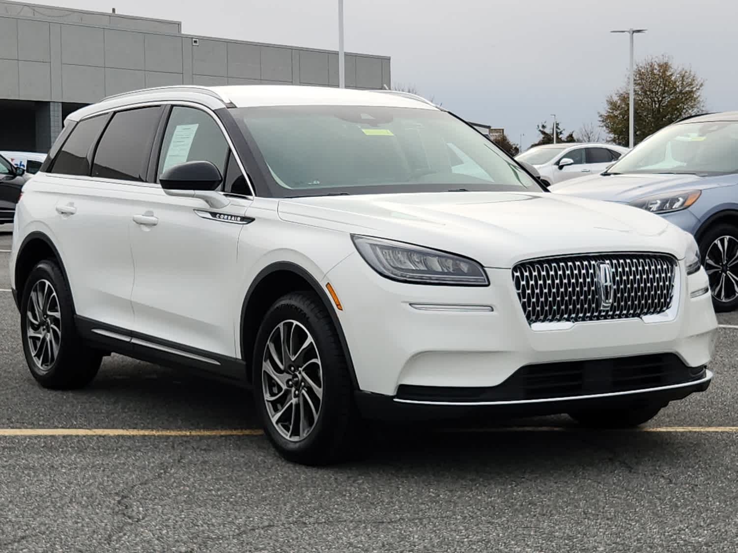 2020 Lincoln Corsair Standard photo 2