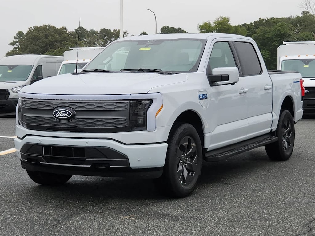 New 2025 Ford F-150 Lightning Lariat 4WD Supercrew 5.5 Box 4WD SuperCrew 5.5 Box