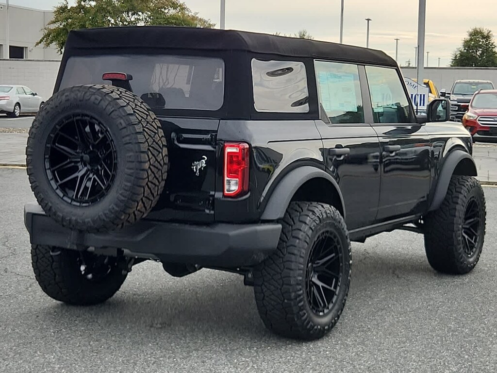 New 2025 Ford Bronco Base 4x4