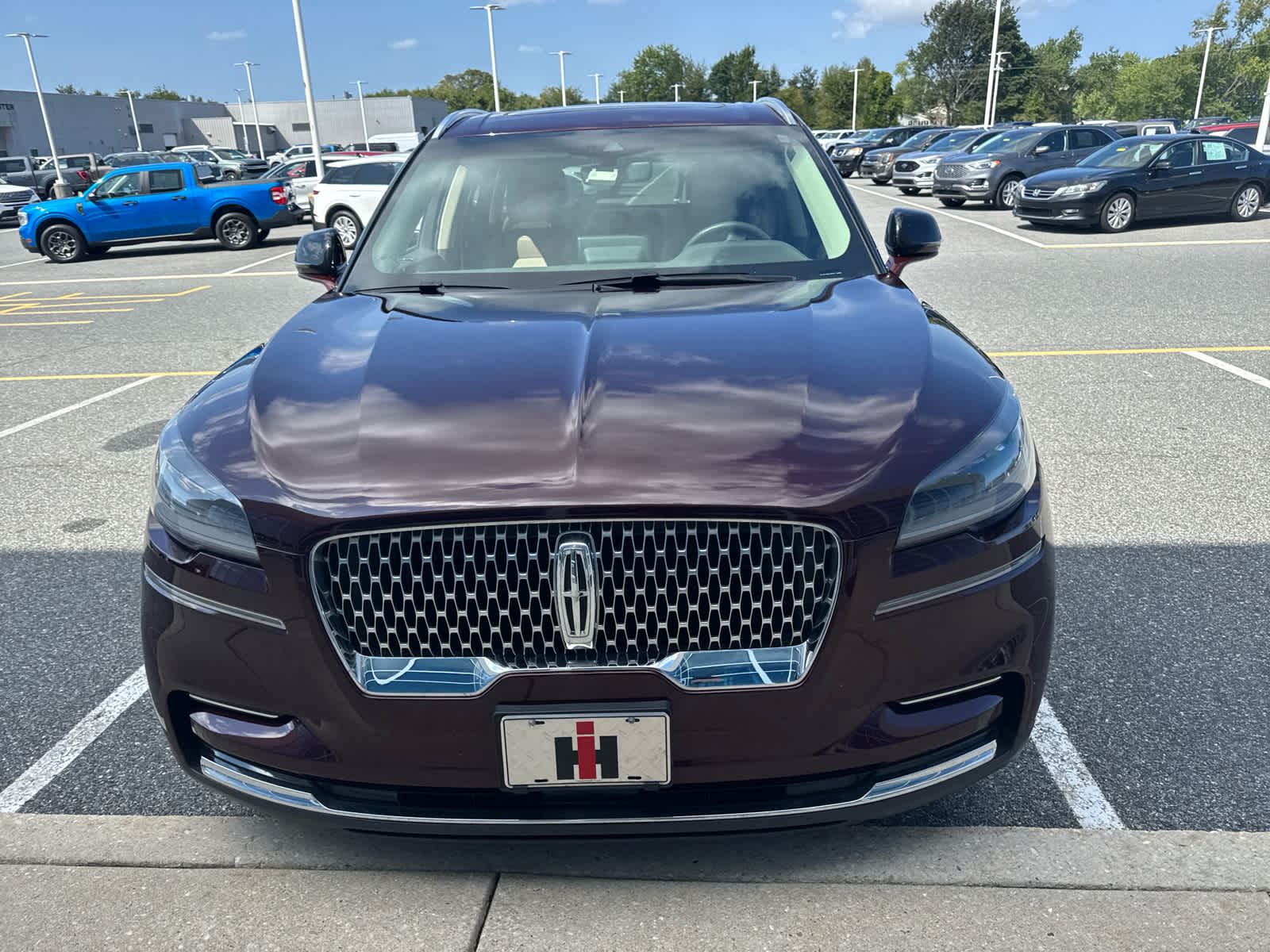 2022 Lincoln Aviator Standard photo 2