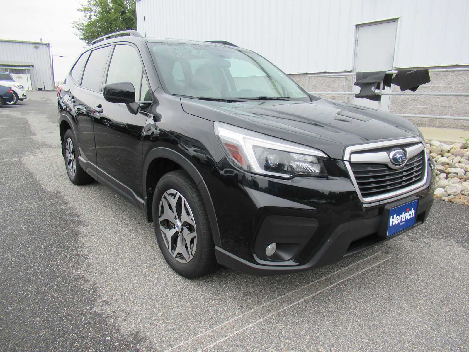 2021 Subaru Forester Premium photo 3