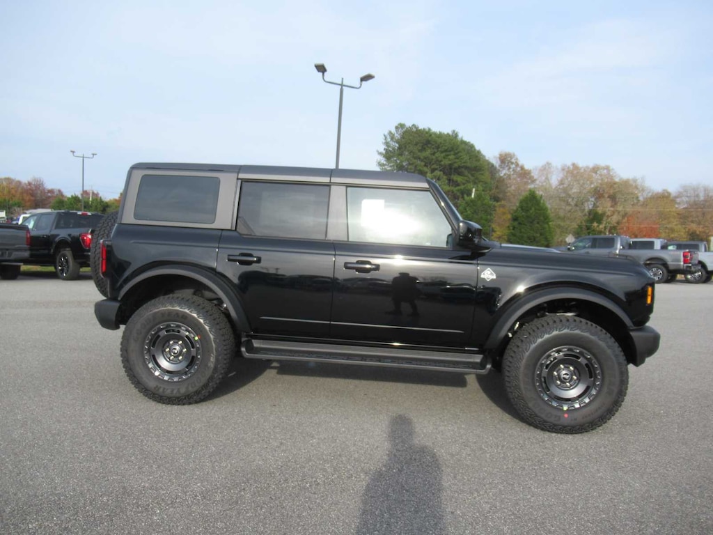 New 2025 Ford Bronco Outer Banks SUV