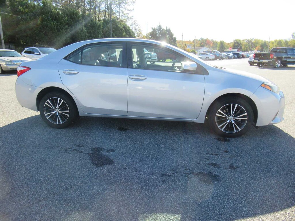 Used 2016 Toyota Corolla LE Plus Sedan