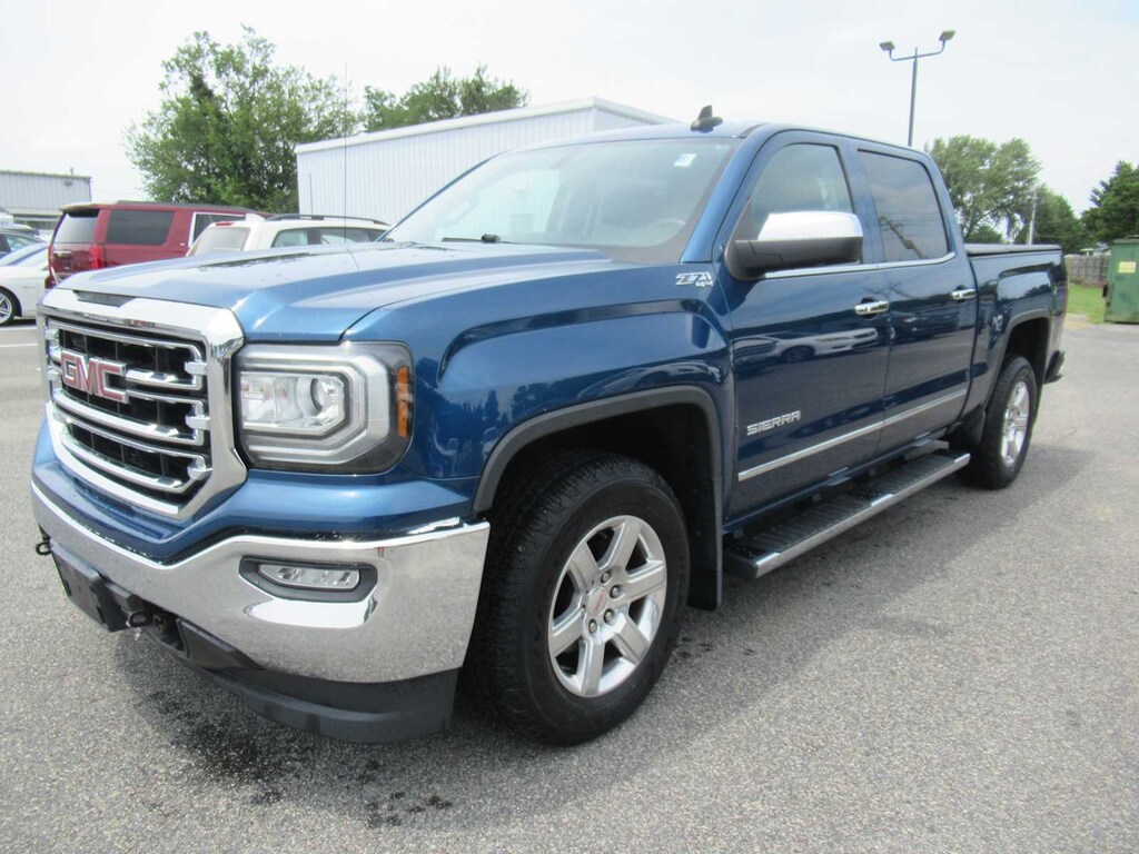 Used 2017 GMC Sierra 1500 SLT 4WD Crew Cab 143.5 Truck Crew Cab