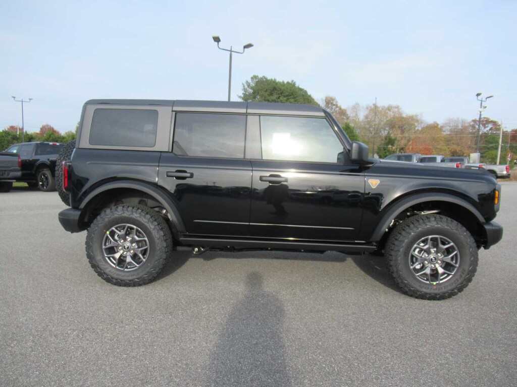 New 2025 Ford Bronco Badlands SUV
