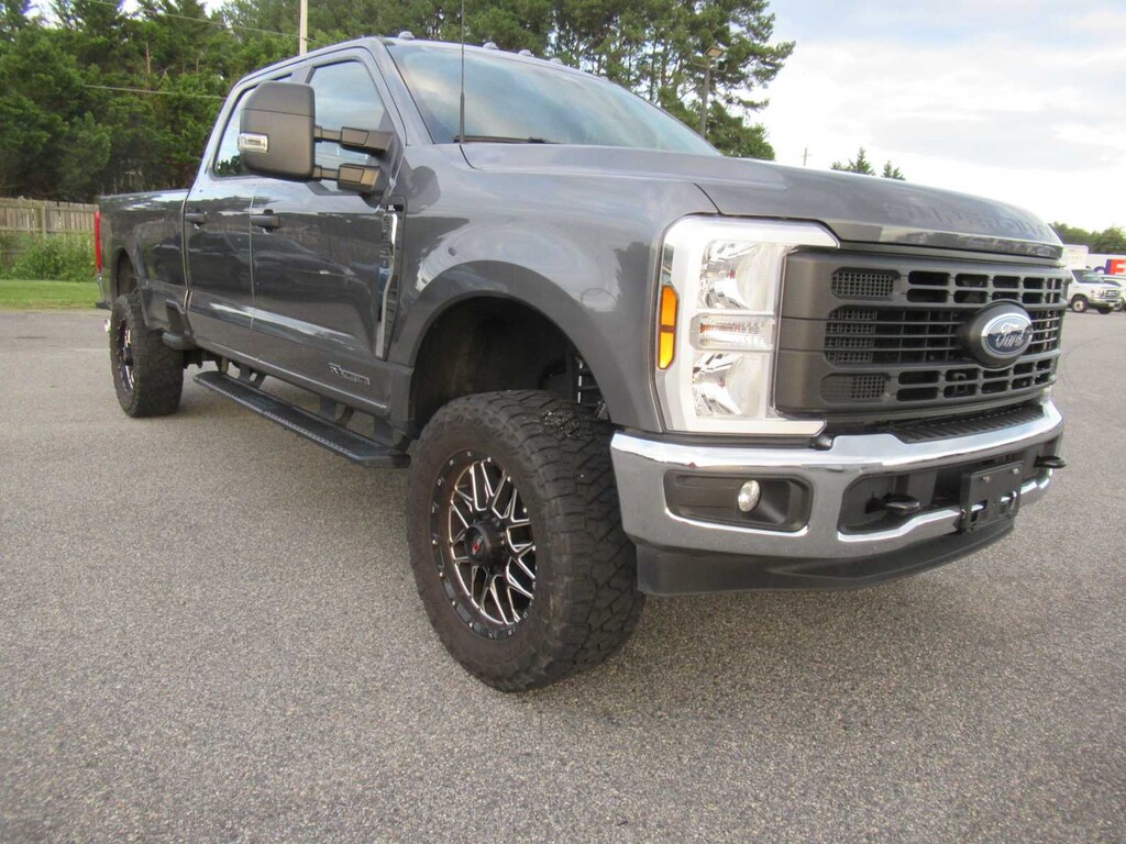 Used 2025 Ford Super Duty F-350 SRW Pickup XL 4WD Crew Cab 8 Box Truck Crew Cab
