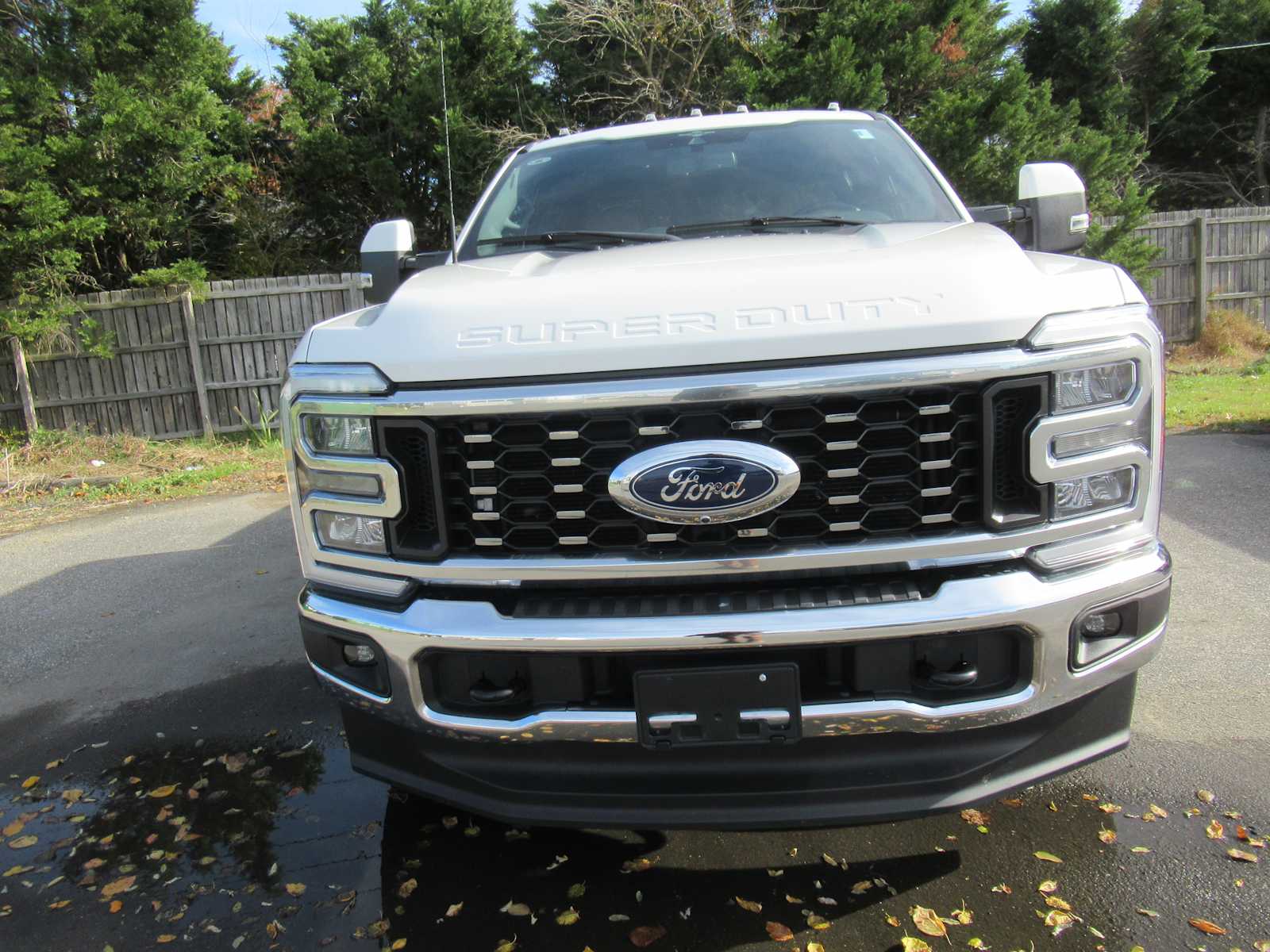 2023 Ford F-350 Lariat photo 2