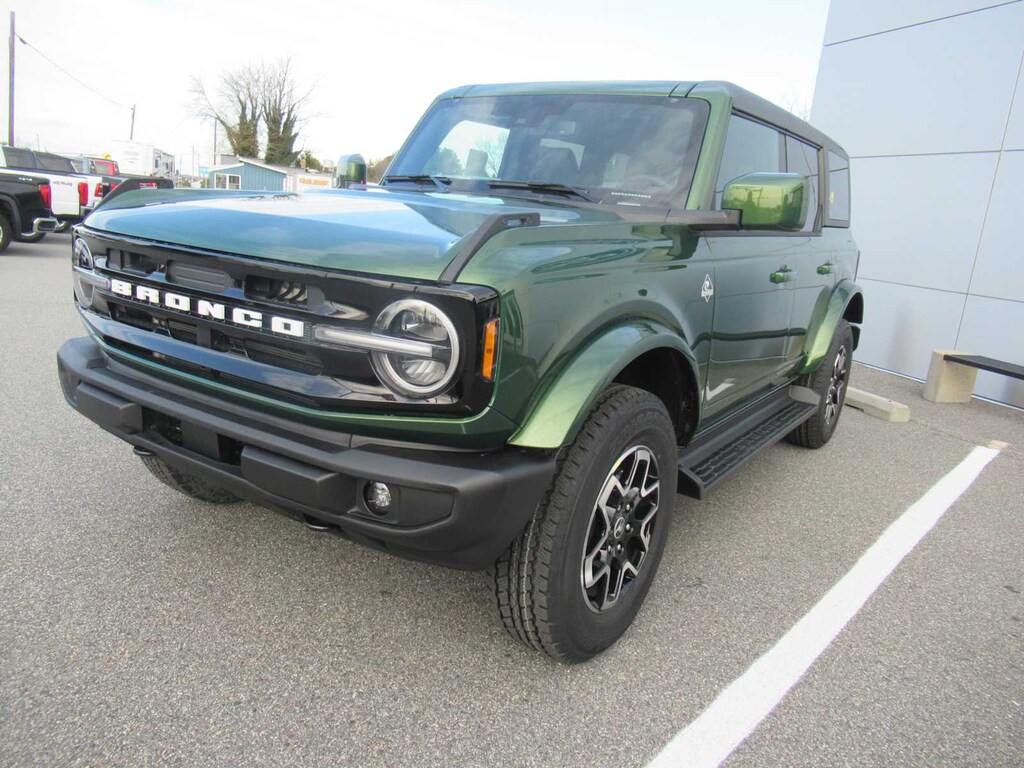 New 2025 Ford Bronco Outer Banks SUV