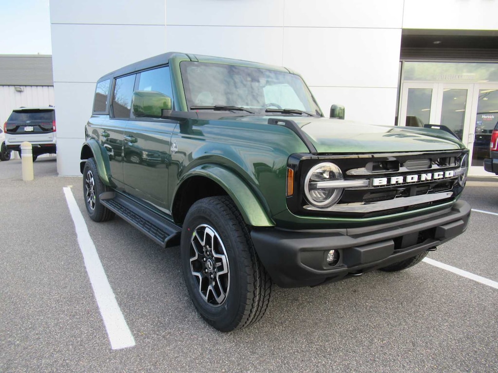 New 2025 Ford Bronco Outer Banks SUV