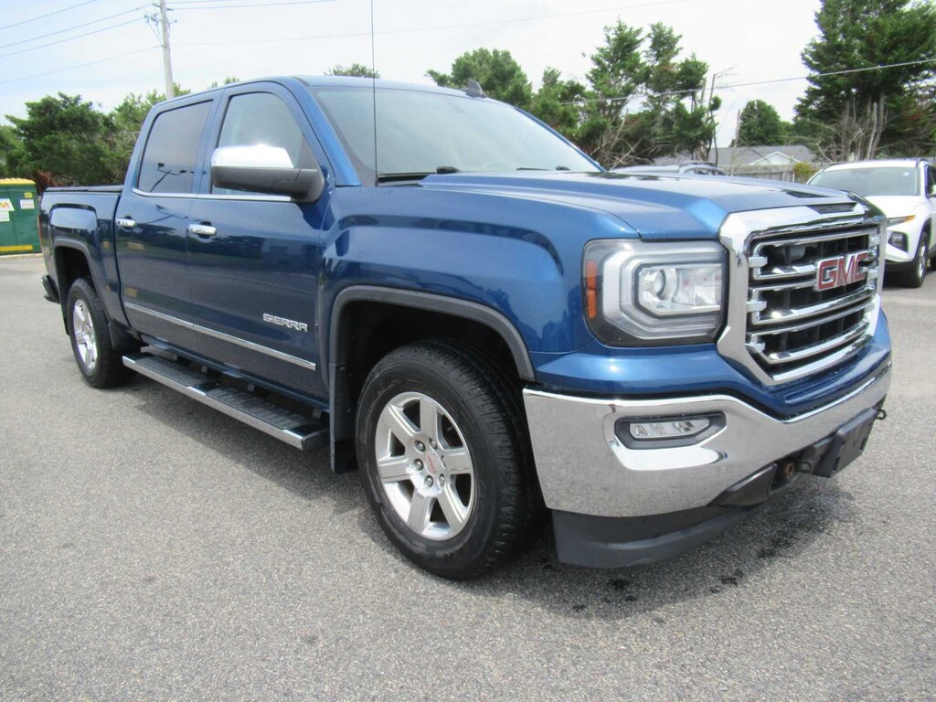 Used 2017 GMC Sierra 1500 SLT 4WD Crew Cab 143.5 Truck Crew Cab
