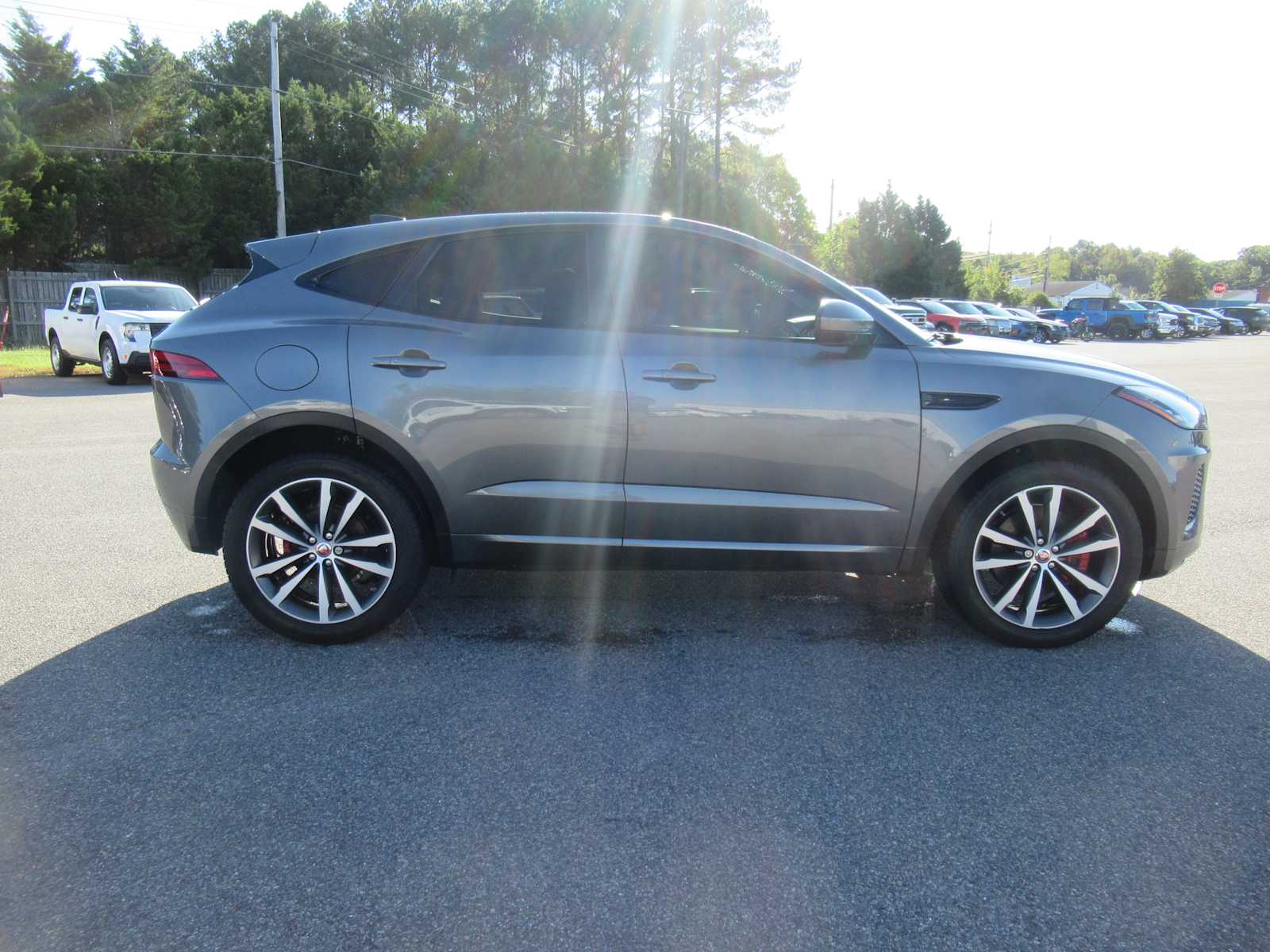 2020 Jaguar E-PACE photo 4