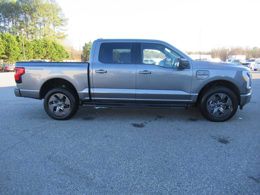 Used 2023 Ford F-150 Lightning XLT 4WD Supercrew 5.5 Box Truck SuperCrew Cab