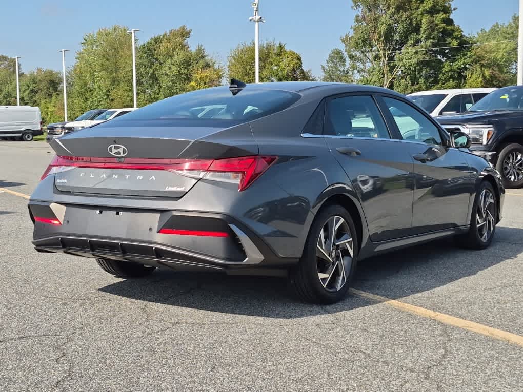 Used 2024 Hyundai Elantra Limited Sedan