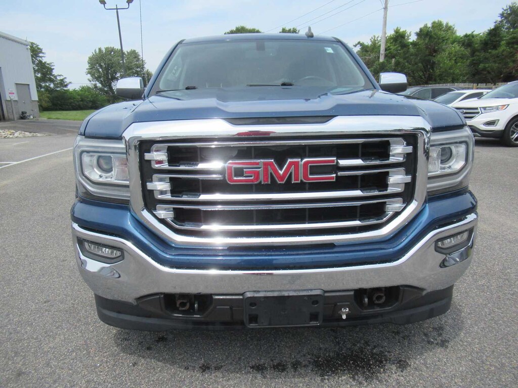 Used 2017 GMC Sierra 1500 SLT 4WD Crew Cab 143.5 Truck Crew Cab