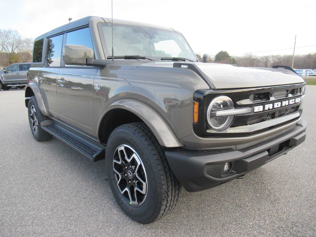 New 2025 Ford Bronco Outer Banks SUV