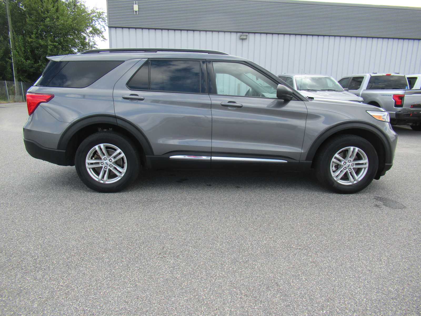 2022 Ford Explorer XLT photo 3