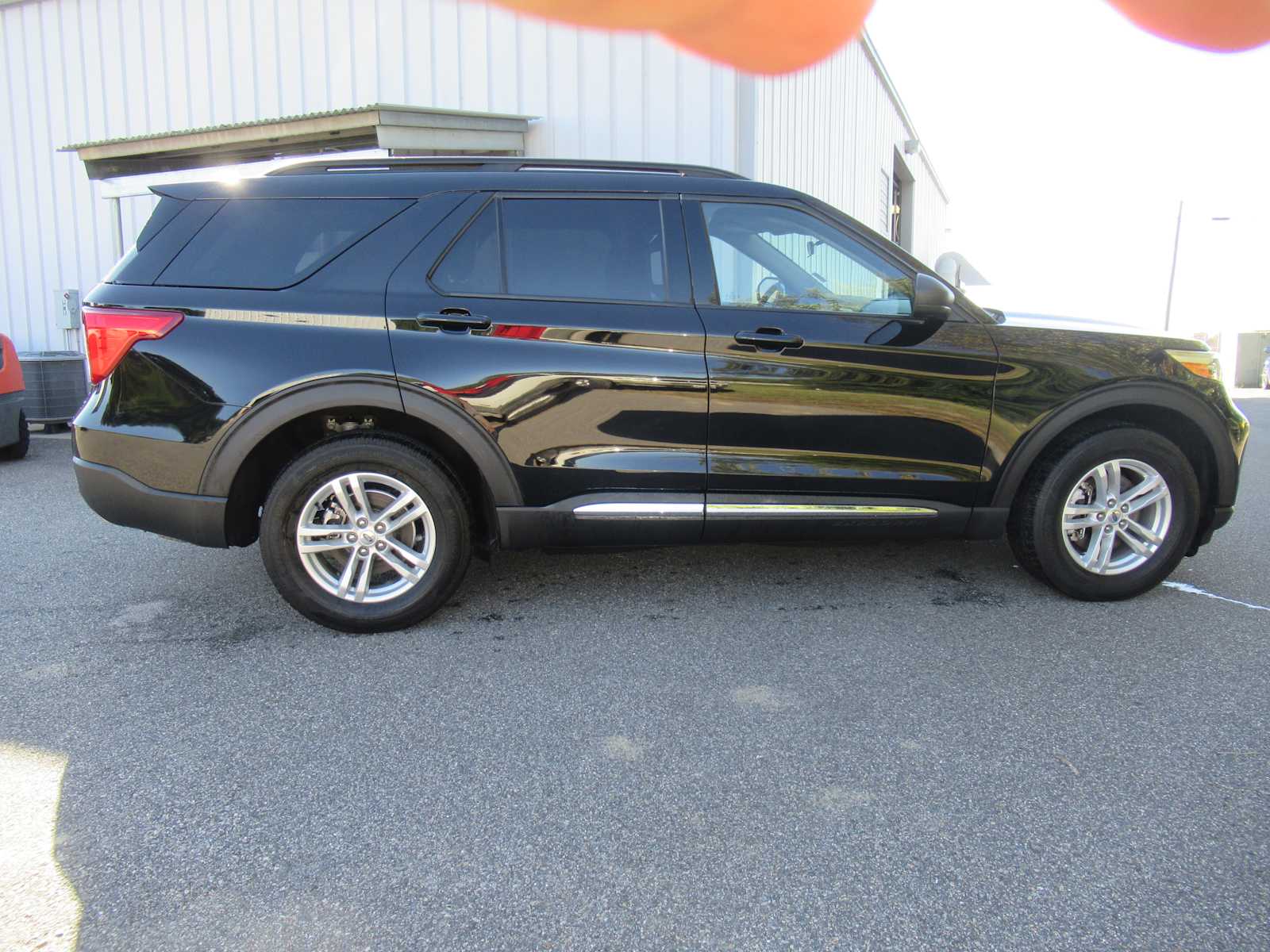 2023 Ford Explorer XLT photo 4