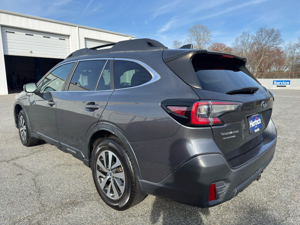 Used 2021 Subaru Outback Premium SUV