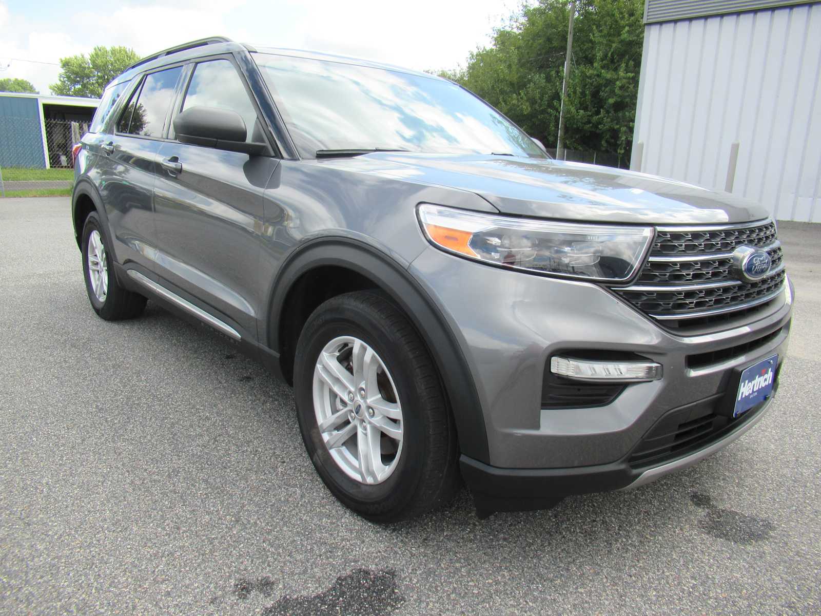 2022 Ford Explorer XLT photo 2