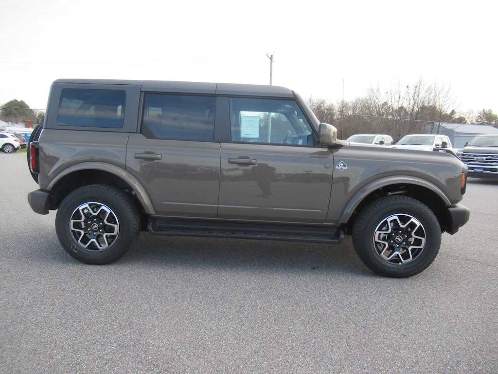 New 2025 Ford Bronco Outer Banks SUV
