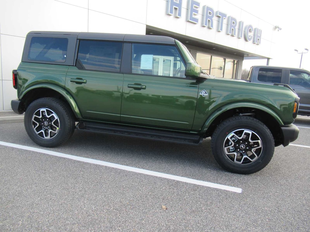 New 2025 Ford Bronco Outer Banks SUV