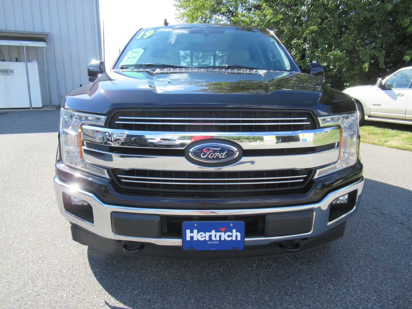 2019 Ford F-150 Lariat photo 2